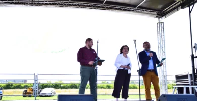 Prezes Zarządu Poznańskieh Hodowli Roślin - Danuta Hądzlik na scenie podczas wydarzenia Żniwa i siew 2023